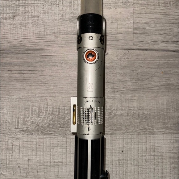 Star Wars red or blue Skywalker Light Saber Hasbro(2004) - Picture 1 of 2